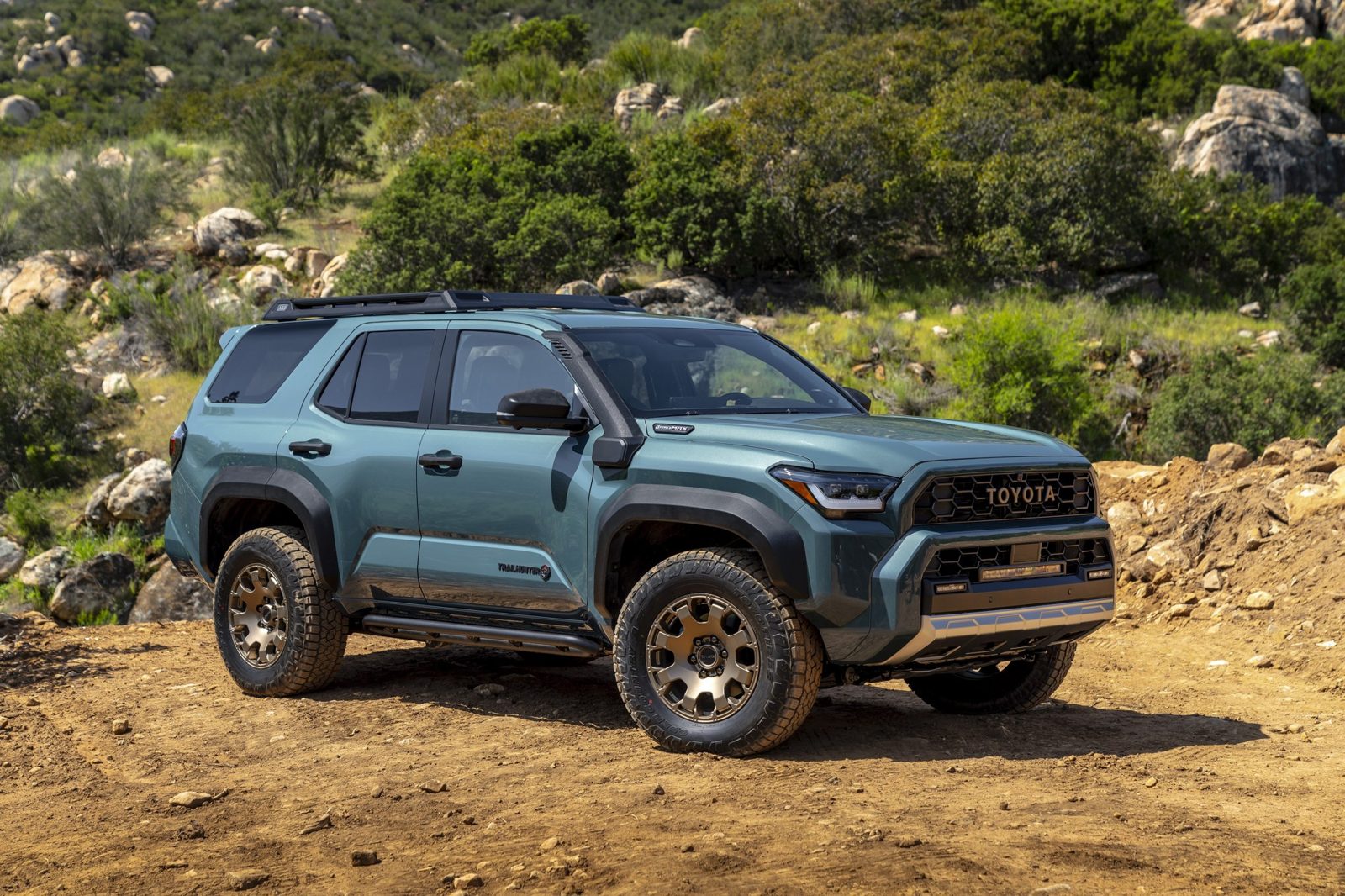 Toyota roof rack with Trailhunter badge, 4Runner 6th gen (take-off) (representative image)