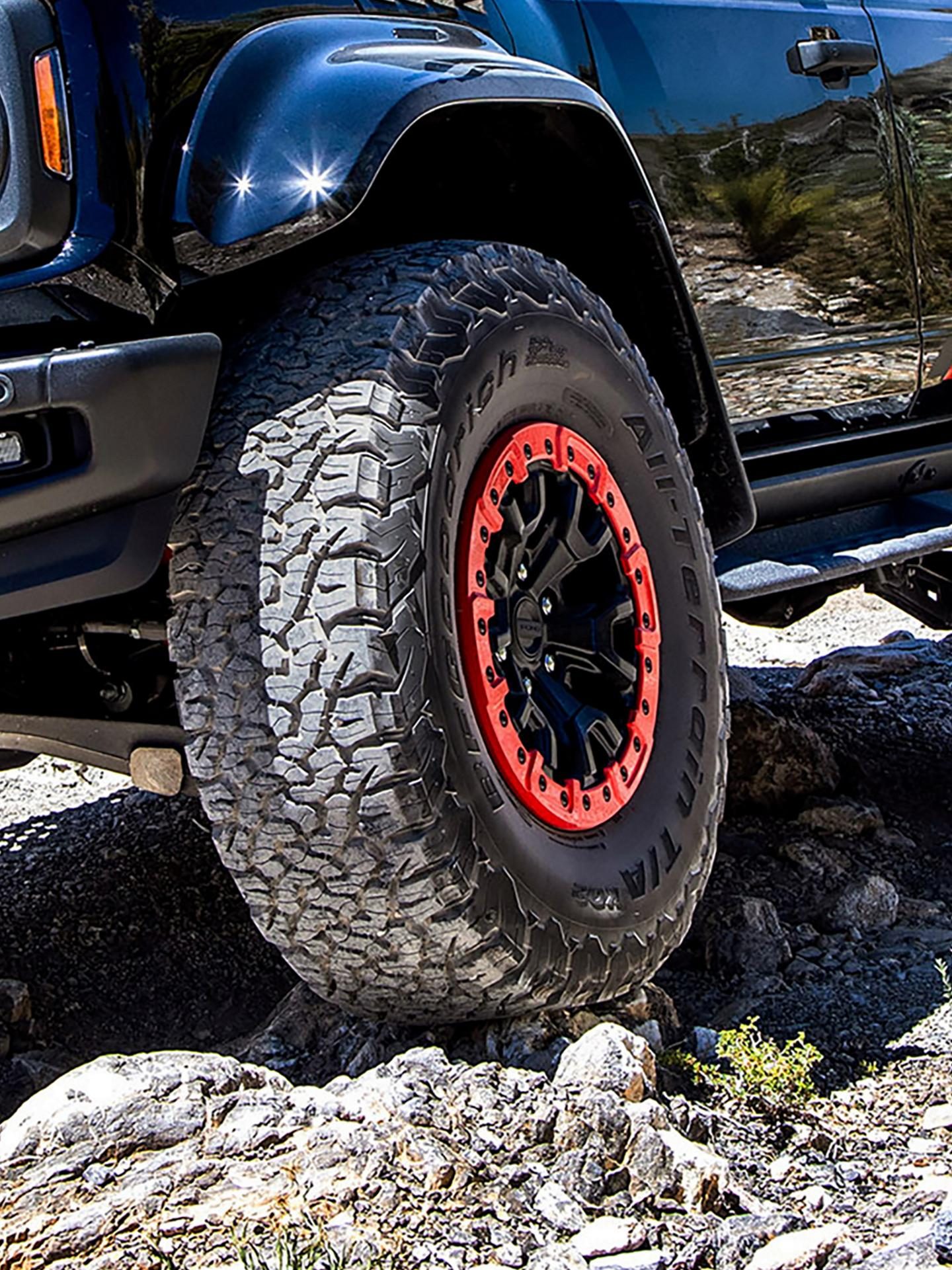 Bronco Raptor factory 17" wheel + 37x12.5R17 A/T tire set (take-off)