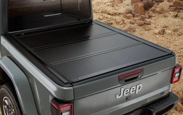 Mopar hard tri-fold tonneau cover, Gladiator JT